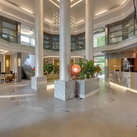 리조트 The Grand Blue Sky International 쿠사다시