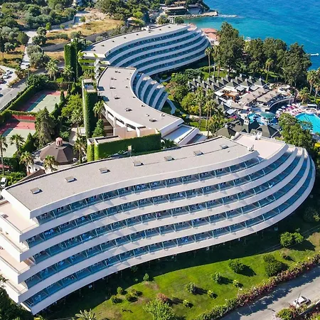 리조트 The Grand Blue Sky International 4*