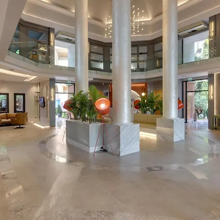 리조트 The Grand Blue Sky International