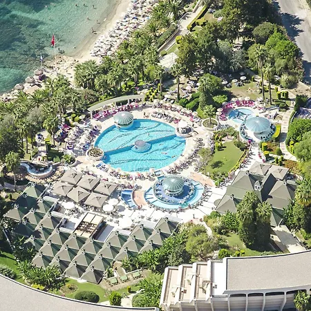 Θέρετρο The Grand Blue Sky International 4*