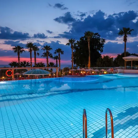 The Grand Blue Sky International Üdülőközpont 4*