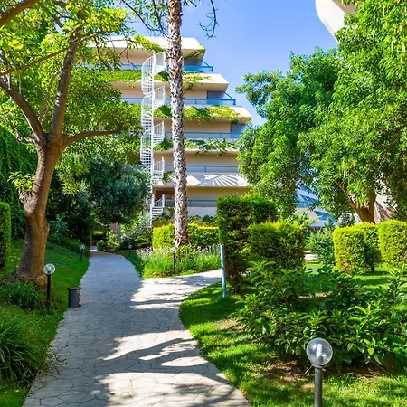 The Grand Blue Sky International Üdülőközpont Kusadası