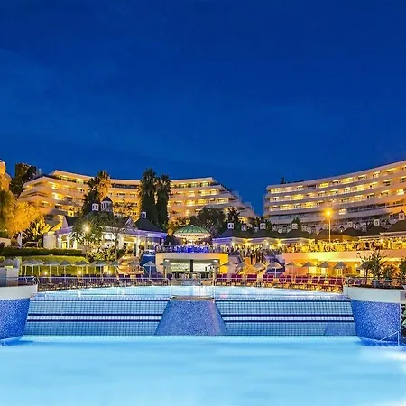 리조트 The Grand Blue Sky International