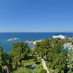 The Grand Blue Sky International 4* קוסדסי