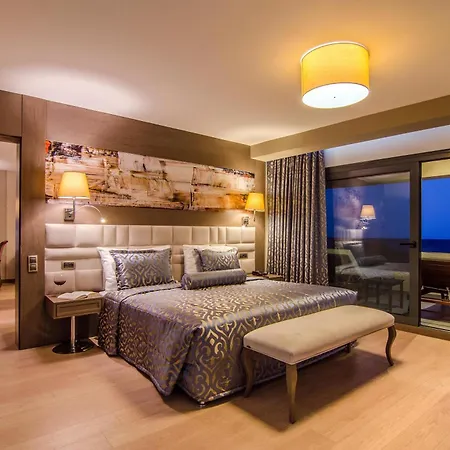 The Grand Blue Sky International Θέρετρο 4*