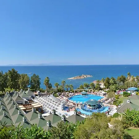 Θέρετρο The Grand Blue Sky International