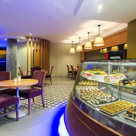 Θέρετρο The Grand Blue Sky International 4*