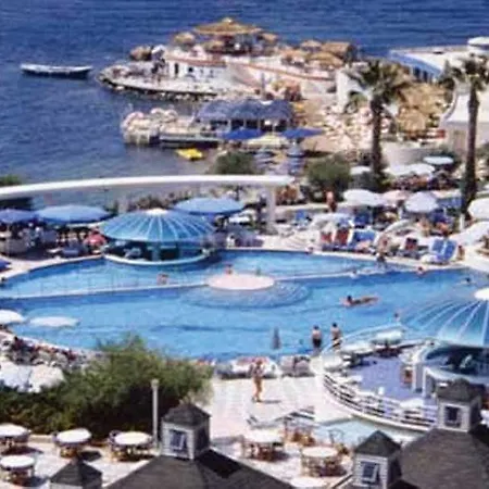 The Grand Blue Sky International Θέρετρο