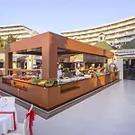Üdülőközpont The Grand Blue Sky International